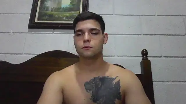 Snapshot of Zure-xxx chatting on 19, 5, 2026 Zure-xxx online show from 19, 5, 2026
