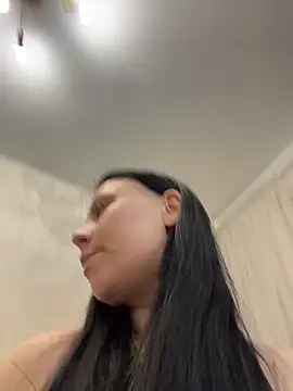 Snapshot of ChloeBrut chatting on 3, 6, 2026 ChloeBrut online show from 3, 6, 2026