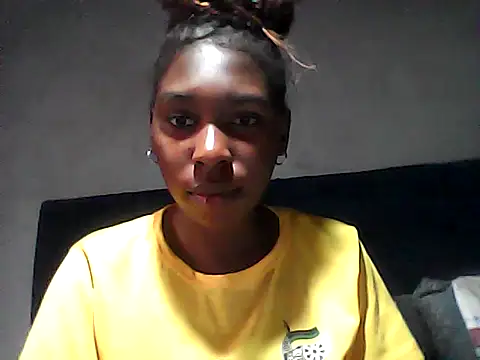 Snapshot of sexysmalldaily04 chatting on 18, 10, 2025 sexysmalldaily04 online show from 18, 10, 2025