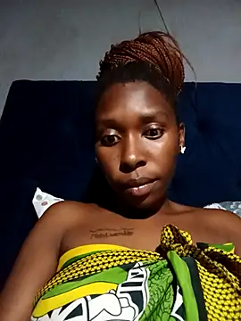 Snapshot of sexysmalldaily04 chatting on 14, 11, 2025 sexysmalldaily04 online show from 14, 11, 2025