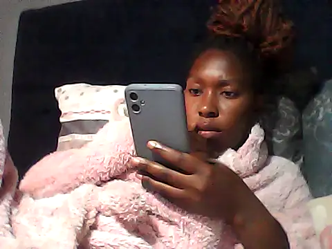 Snapshot of sexysmalldaily04 chatting on 17, 10, 2025 sexysmalldaily04 online show from 17, 10, 2025