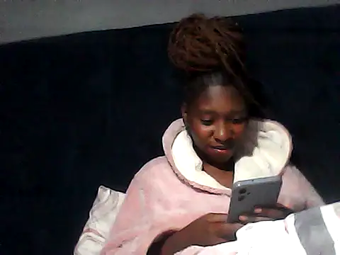 Snapshot of sexysmalldaily04 chatting on 17, 10, 2025 sexysmalldaily04 online show from 17, 10, 2025