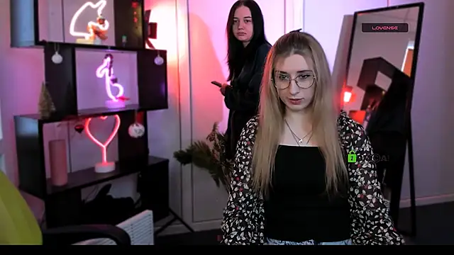 Snapshot of miki_ti chatting on 12, 1, 2026 miki ti online show from 12, 1, 2026