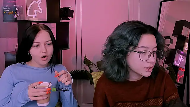 Snapshot of miki_ti chatting on 6, 11, 2025 miki ti online show from 6, 11, 2025