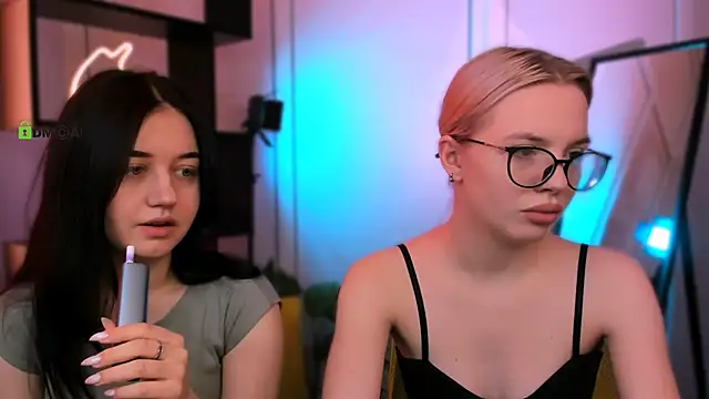 Snapshot of miki_ti chatting on 1, 2, 2026 miki ti online show from 1, 2, 2026