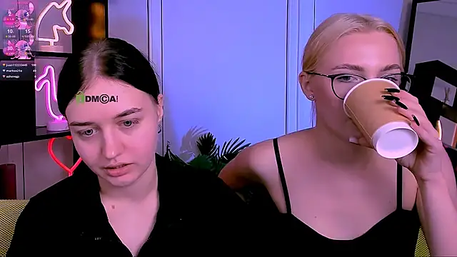 Snapshot of miki_ti chatting on 27, 10, 2025 miki ti online show from 27, 10, 2025