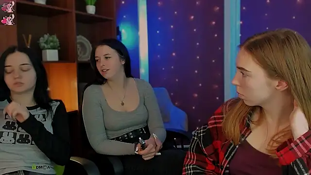 Snapshot of miki_ti chatting on 4, 2, 2026 miki ti online show from 4, 2, 2026