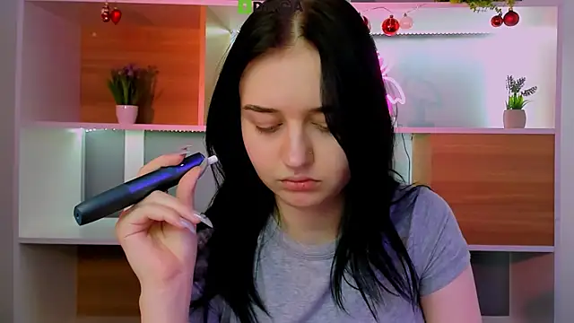 Snapshot of miki_ti chatting on 7, 1, 2026 miki ti online show from 7, 1, 2026