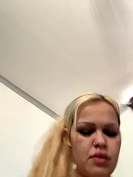 CherryXOX- online show from 2, 12, 2025