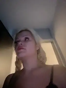 CherryXOX- online show from 19, 11, 2025