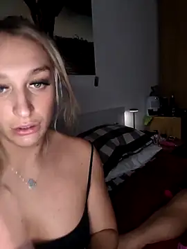 Snapshot of xx_spiceycouple_xx chatting on 29, 3, 2026 xx spiceycouple xx online show from 29, 3, 2026