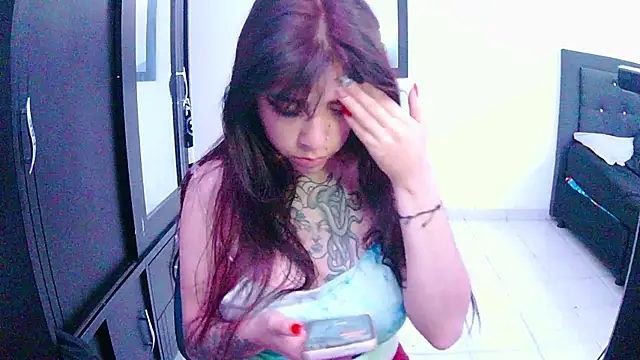 Snapshot of adri_gomez1 chatting on 18, 10, 2025 adri gomez1 online show from 18, 10, 2025