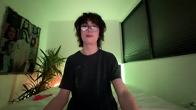 Snapshot of kira_yoshika9e chatting on 30, 11, 2025 kira yoshika9e online show from 30, 11, 2025