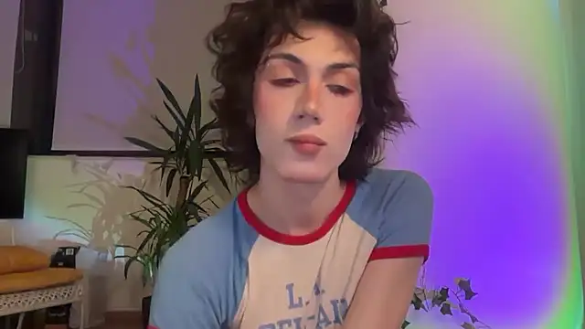 kira yoshika9e online show from 2, 2, 2026