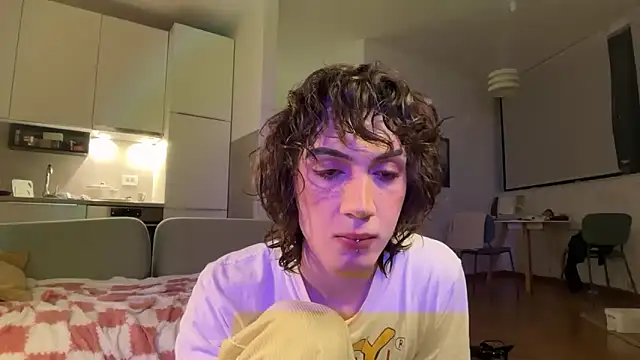 kira yoshika9e online show from 20, 4, 2026