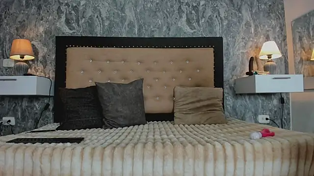 Snapshot of EuphoriaSavage chatting on 4, 12, 2025 EuphoriaSavage online show from 4, 12, 2025