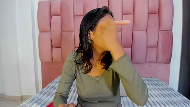 Snapshot of EuphoriaSavage chatting on 25, 10, 2025 EuphoriaSavage online show from 25, 10, 2025