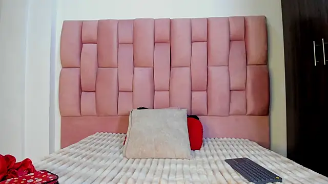 Snapshot of EuphoriaSavage chatting on 27, 10, 2025 EuphoriaSavage online show from 27, 10, 2025