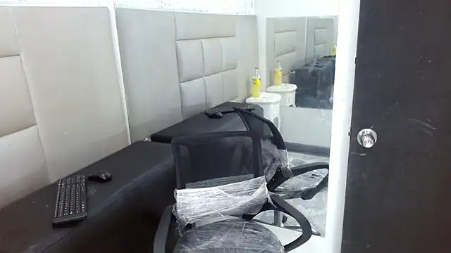 WinnyBarness online show from 25, 11, 2025