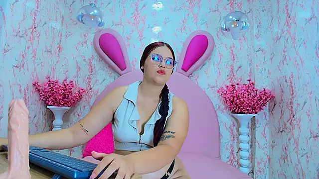 scarlett montoya online show from 24, 11, 2025