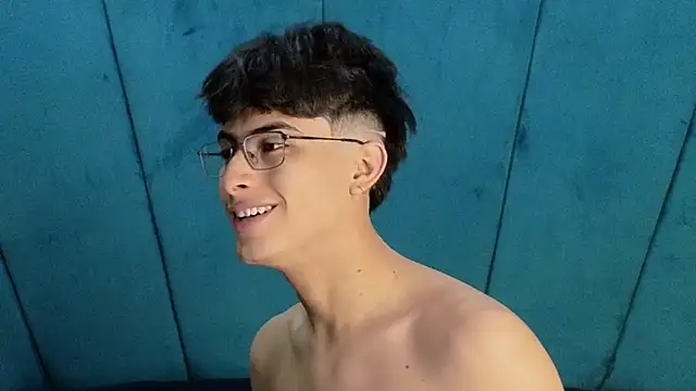 Aaron Eze online show from 6, 11, 2025