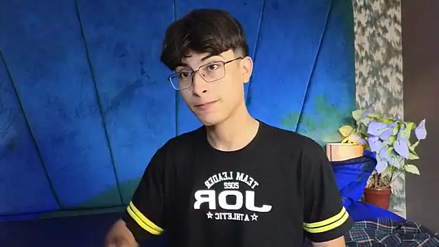 Aaron Eze online show from 16, 11, 2025