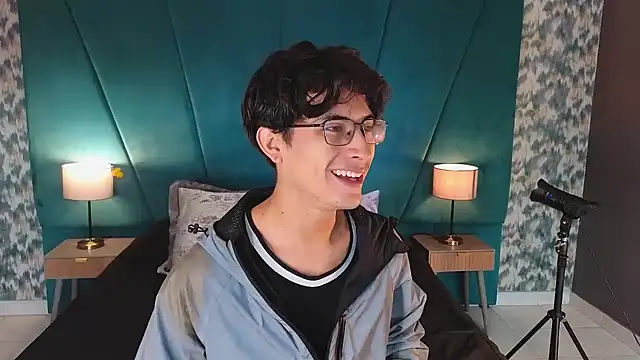 Aaron Eze online show from 3, 6, 2026