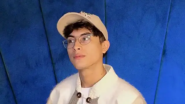 Aaron Eze online show from 26, 10, 2025