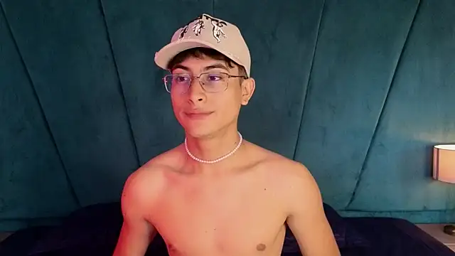 Aaron Eze online show from 21, 11, 2025