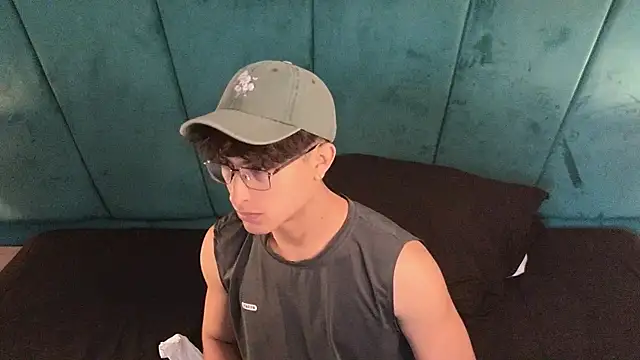 Aaron Eze online show from 10, 4, 2026