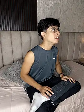 Aaron Eze online show from 6, 1, 2026