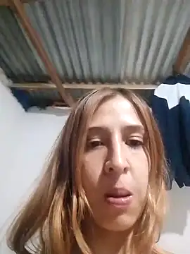 Snapshot of Caperuza08 chatting on 15, 10, 2025 Caperuza08 online show from 15, 10, 2025