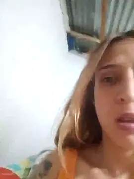 Caperuza08 online show from 19, 10, 2025