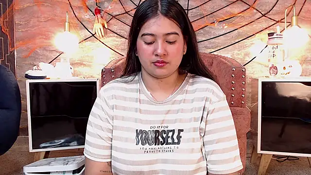 lilithst  online show from 21, 10, 2025