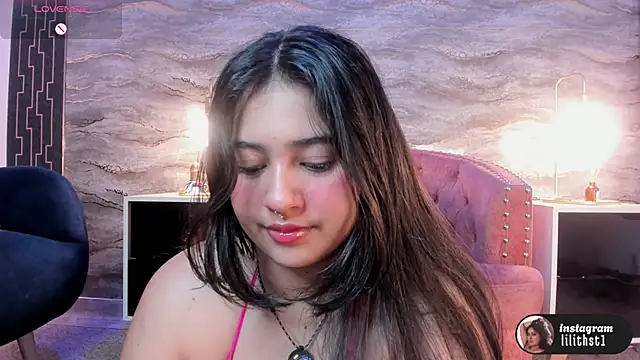 lilithst  online show from 13, 11, 2025