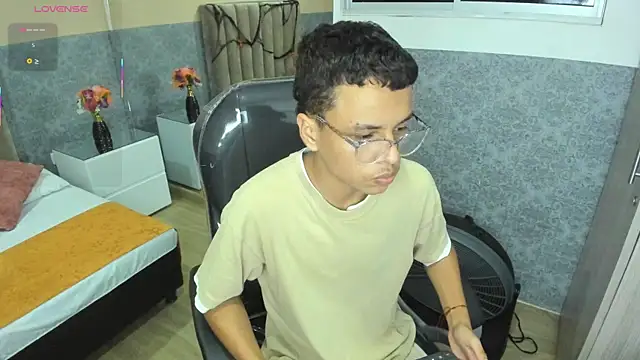 Xavier Fox    online show from 31, 10, 2025