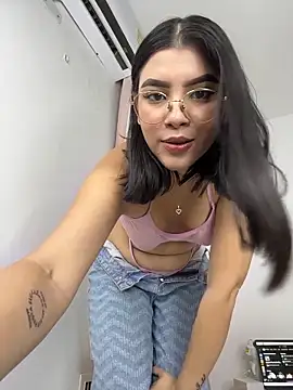 Julietalcl online show from 3, 3, 2026