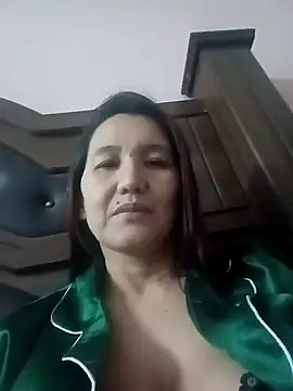 Bigtitsass81 online show from 21, 10, 2025