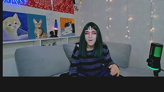 Snapshot of whoalexxa chatting on 17, 11, 2025 whoalexxa online show from 17, 11, 2025