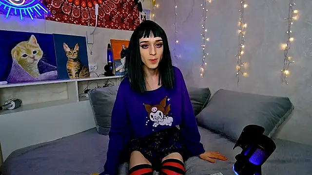 Snapshot of whoalexxa chatting on 24, 11, 2025 whoalexxa online show from 24, 11, 2025