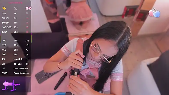 michelle cutee  online show from 17, 11, 2025