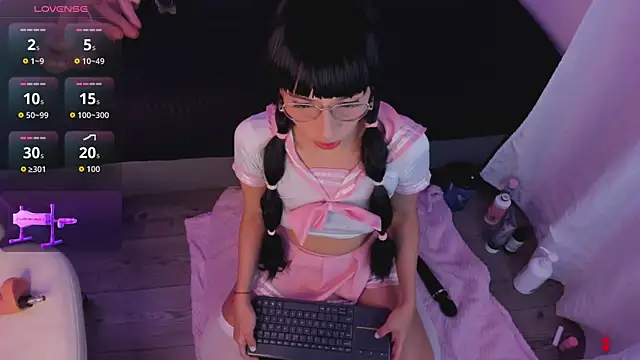 michelle cutee  online show from 21, 10, 2025