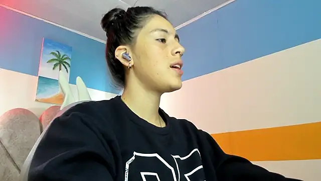 moon winy online show from 29, 10, 2025