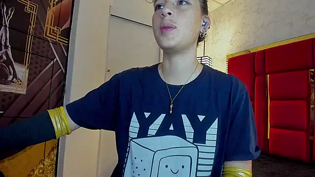 moon winy online show from 17, 11, 2025