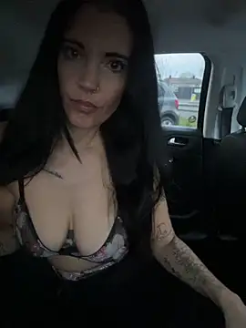 Snapshot of DarkestDreamxox chatting on 13, 11, 2025 DarkestDreamxox online show from 13, 11, 2025