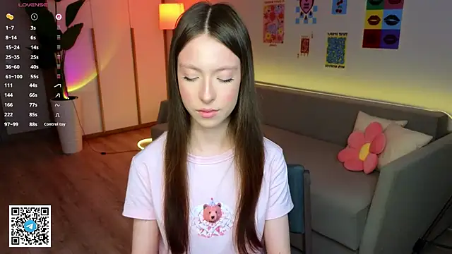 Yasmin Kass online show from 4, 4, 2026