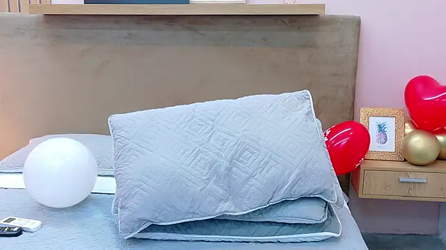 Tessa Stone online show from 18, 2, 2026