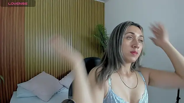 karlyy  online show from 26, 11, 2025