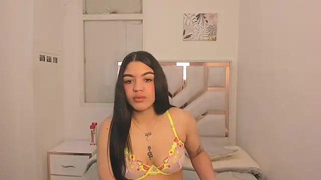 Snapshot of AbrilNasty chatting on 18, 10, 2025 AbrilNasty online show from 18, 10, 2025