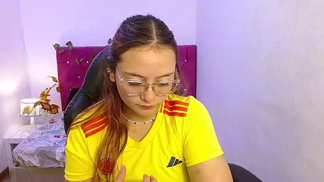 Red Lola  online show from 16, 10, 2025